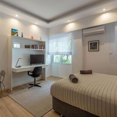 Brand New Apartment In Атина Екстериор снимка