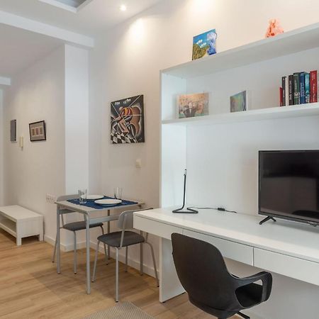 Brand New Apartment In Атина Екстериор снимка