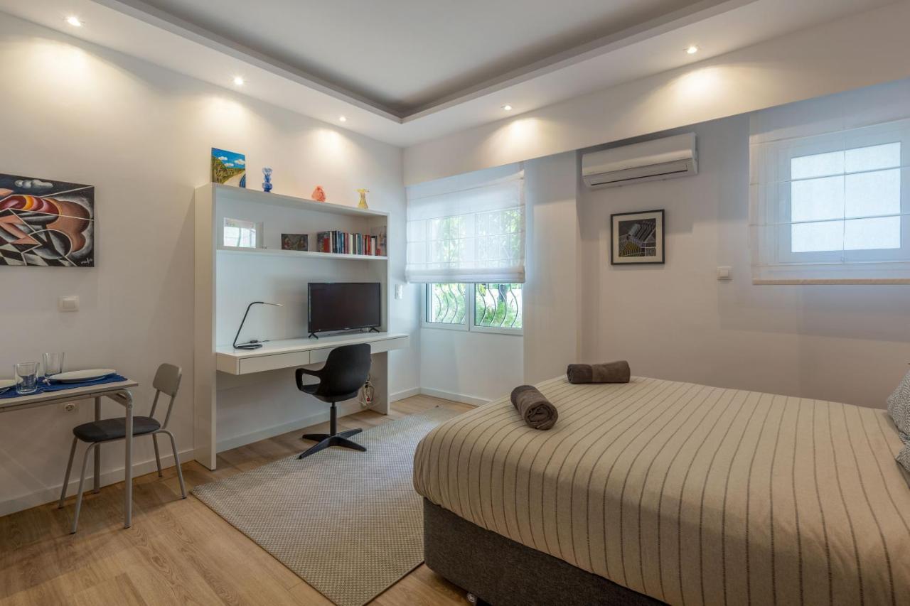 Brand New Apartment In Атина Екстериор снимка