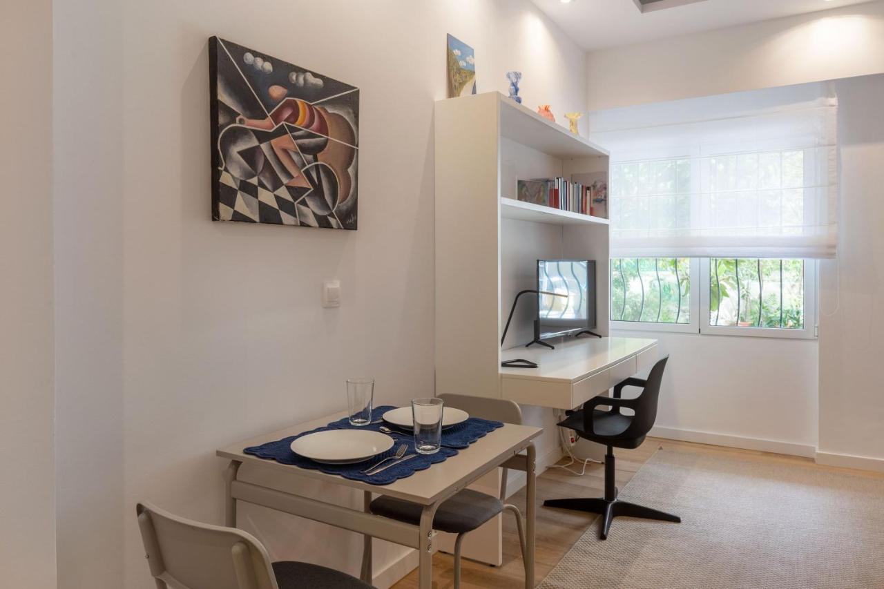 Brand New Apartment In Атина Екстериор снимка
