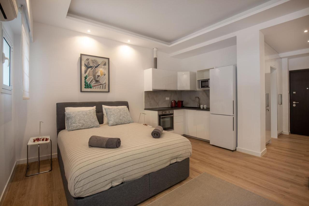 Brand New Apartment In Атина Екстериор снимка
