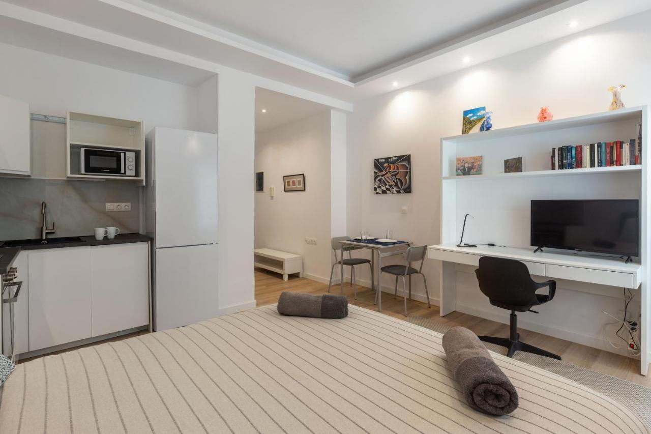 Brand New Apartment In Атина Екстериор снимка
