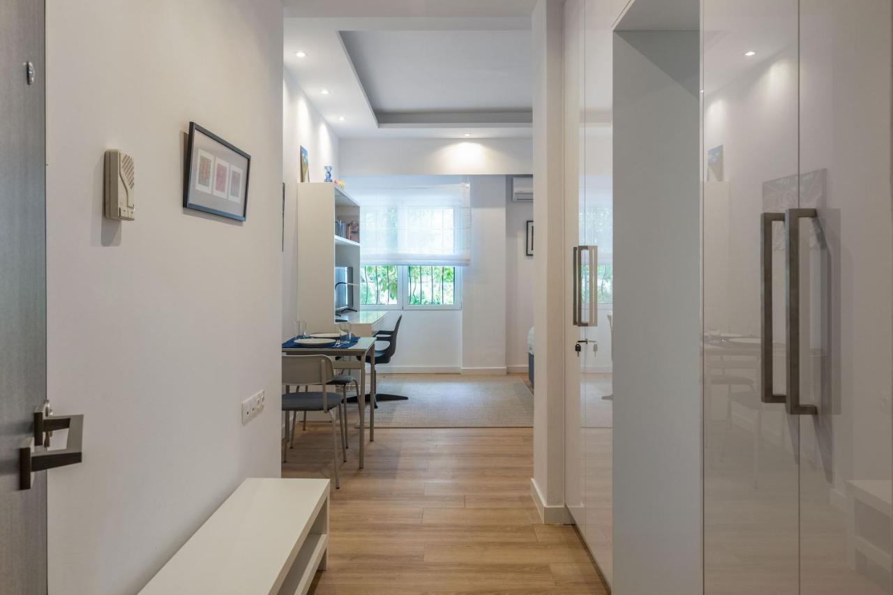 Brand New Apartment In Атина Екстериор снимка