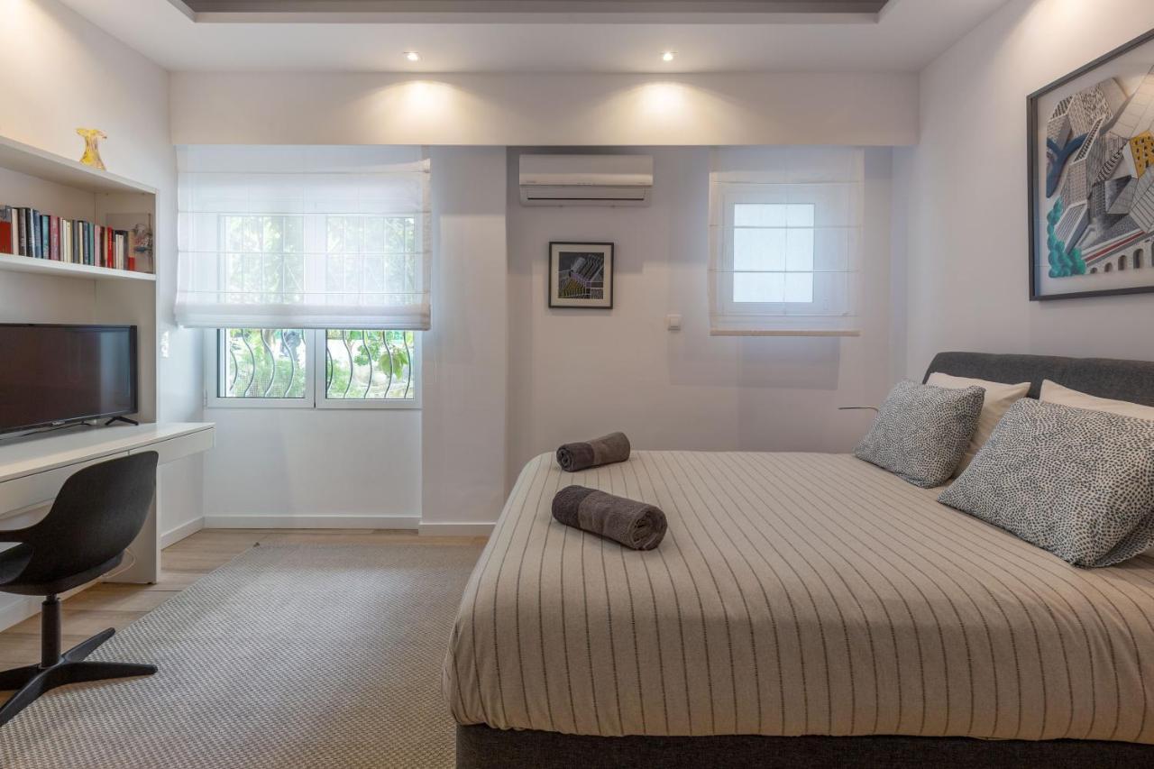 Brand New Apartment In Атина Екстериор снимка