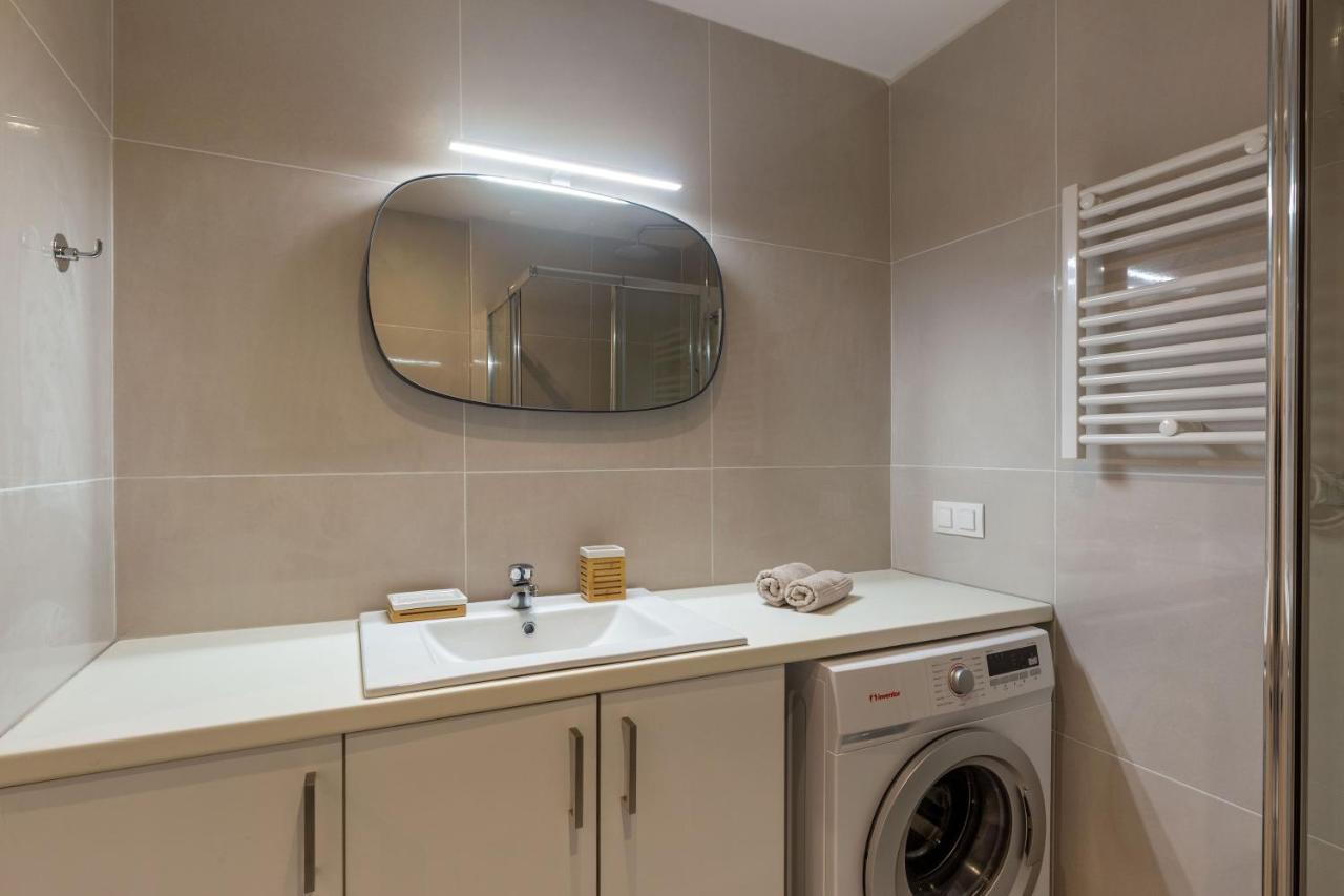 Brand New Apartment In Атина Екстериор снимка